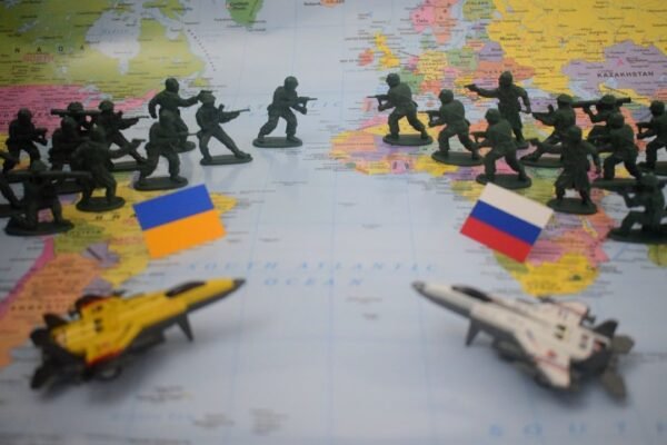 ¿Qué prometen los candidatos presidenciales en relaciones internacionales?