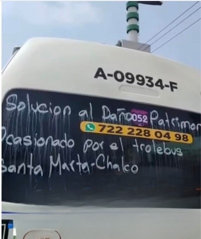 Transportistas bloquean avenidas en zona oriente por abuso de grúas