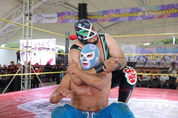 Chimalhuacán cierra festejos del Día del Niño con espectáculo de lucha libre