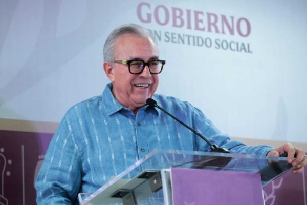 Rocha Moya comparece ante la FGR por acusaciones de narcotráfico