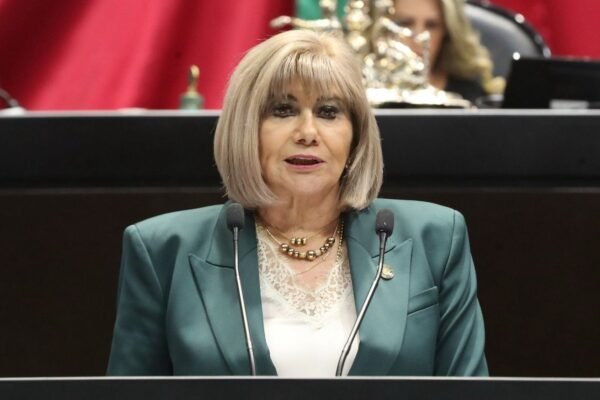 Proponen eliminar IVA en medicamentos para mayores de 60 años