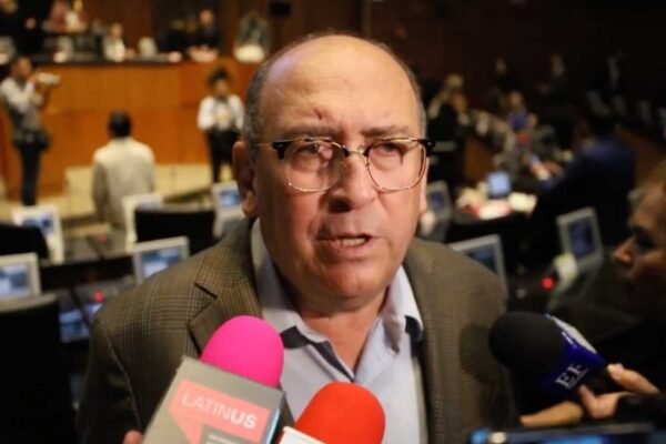 Moreira pide a Sheinbaum dejar de atacar oposición y enfocarse en crisis del país
