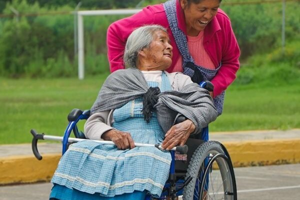 Estado de México presenta ley para consolidar el derecho al cuidado digno