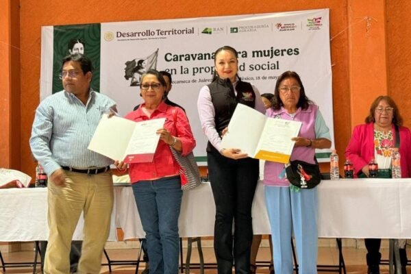 Amecameca fortalece derechos agrarios de mujeres con 75 documentos entregados