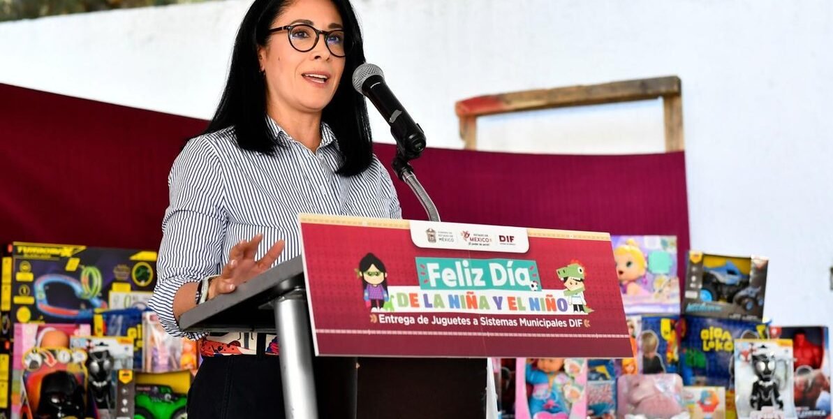 DIFEM entrega 63 mil juguetes a niñas y niños del Estado de México