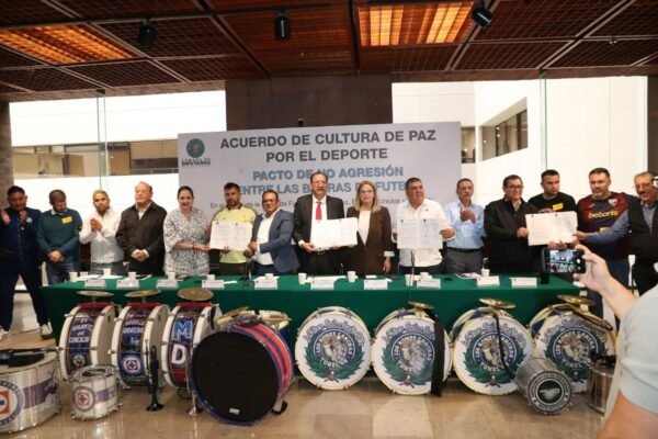 PT y barras de futbol firman histórico pacto de paz rumbo a 2026
