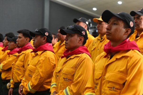 Estado de México rinde homenaje a brigadistas caídos en incendios forestales