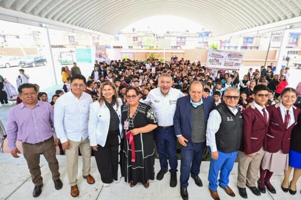 Entregan arcotecho en secundaria de Cuautitlán para proteger a estudiantes