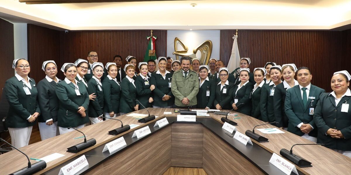 Zoé Robledo se reúne con enfermeras del IMSS en el Día Internacional de la Enfermería