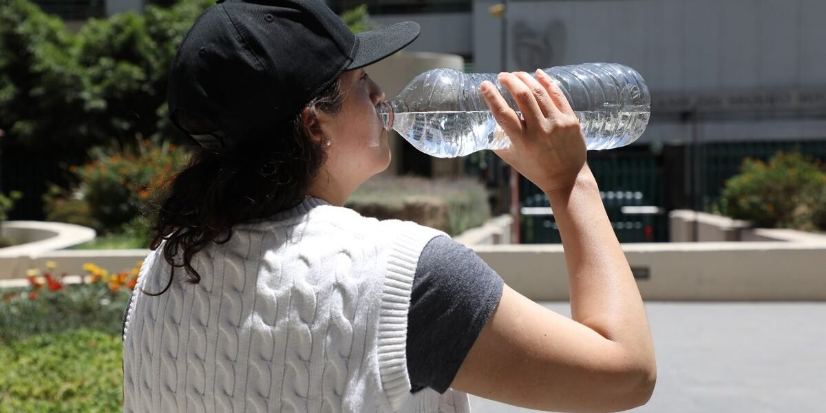 IMSS refuerza alertas por ola de calor: 133% más casos de golpe de calor