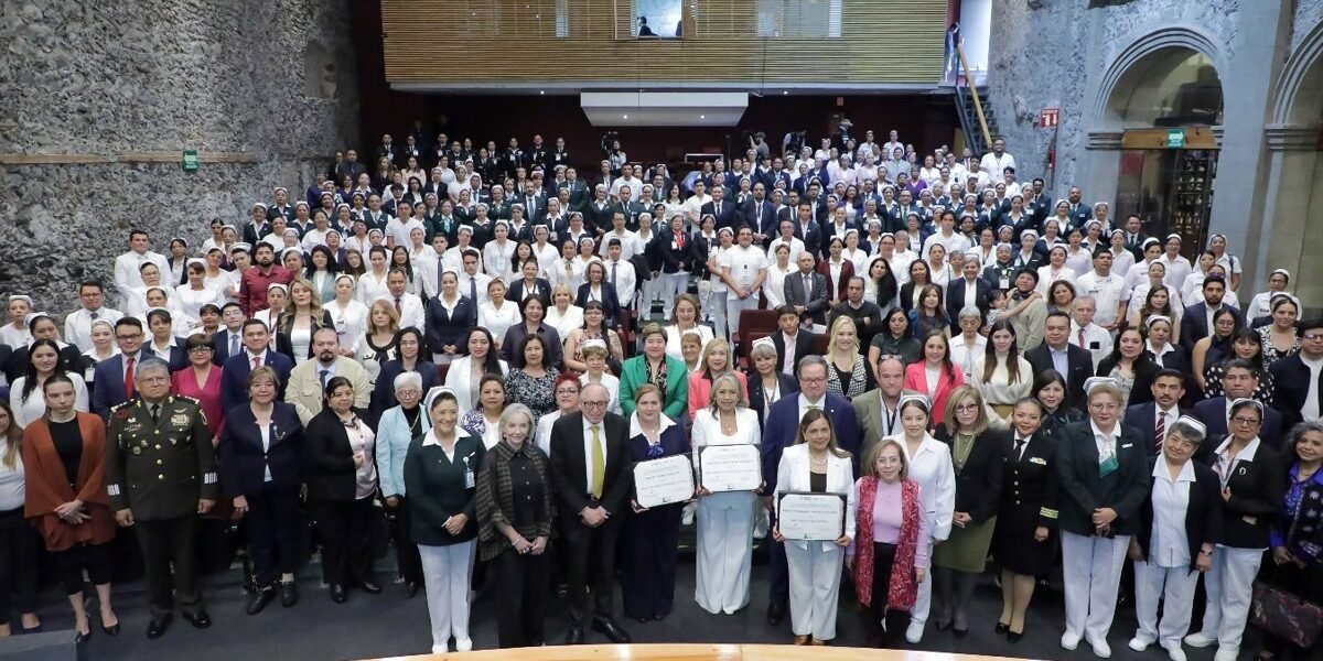 IMSS fortalece enfermería con 40 mil nuevos profesionales en seis años