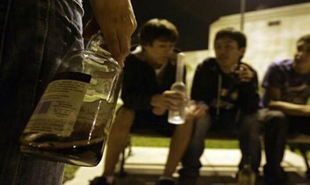 IMSS alerta sobre daños irreversibles del alcohol en menores de edad