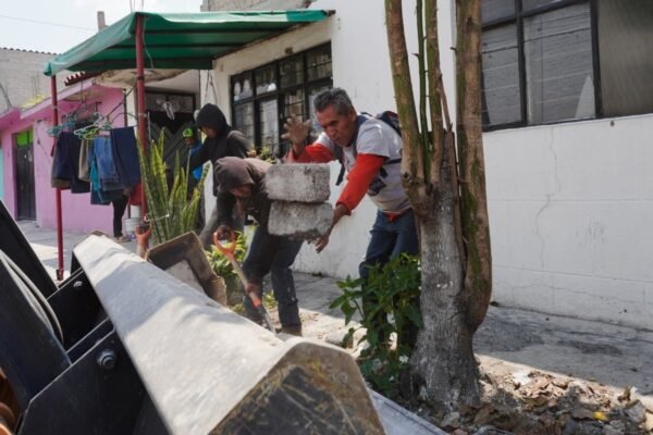 La Paz inicia limpieza masiva contra inundaciones en Valle de los Pinos