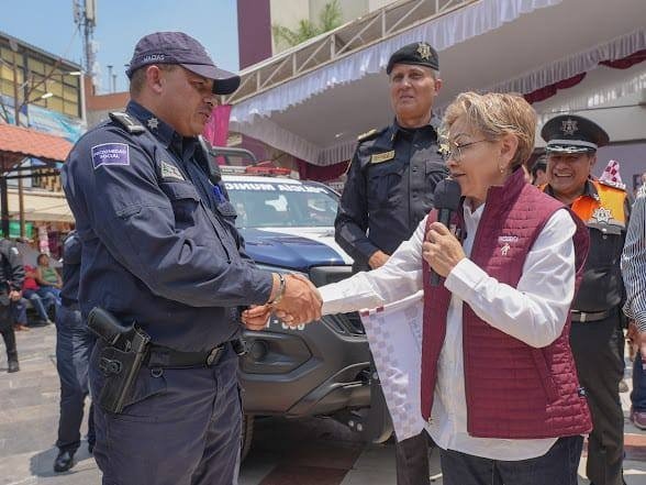 La Paz refuerza seguridad con 10 patrullas y 5 motocicletas nuevas