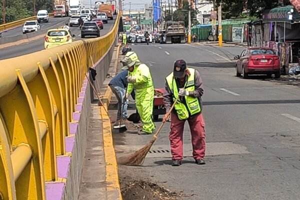 La Paz intensifica limpieza de vías: así avanzan los trabajos en carreteras federales