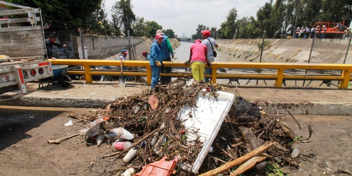 Naucalpan activa operativo de emergencia tras intensas lluvias y desbordamiento del Río Hondo