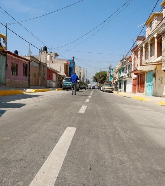 Nezahualcóyotl avanza en rehabilitación de calles con entrega de Calle 19