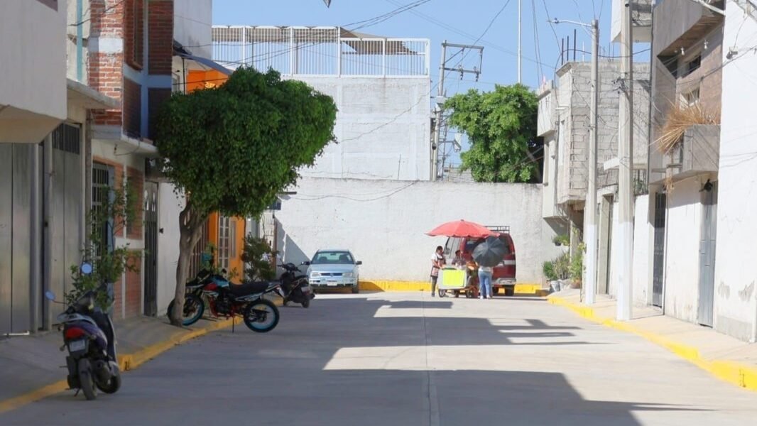 Ecatepec pavimenta 70 calles con programa que une gobierno y comunidad