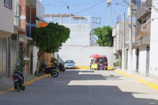 Ecatepec pavimenta 70 calles con programa que une gobierno y comunidad