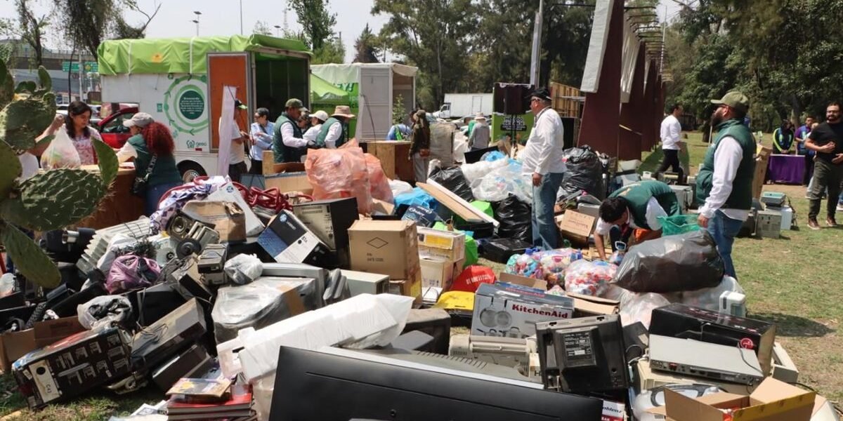 Estado de México recolecta 43 toneladas de residuos en exitoso Mega-Reciclatón