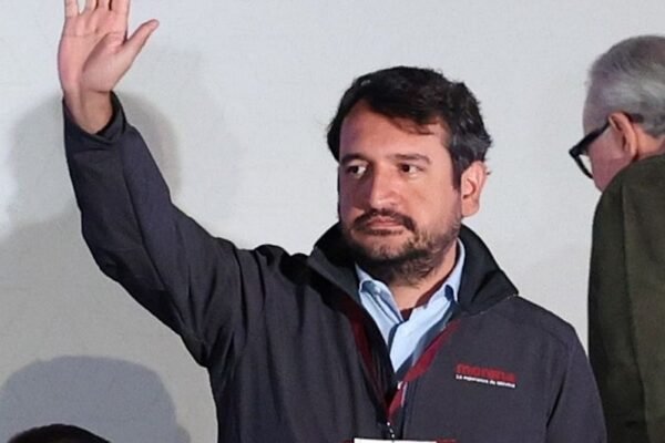 Andy López Beltrán renuncia a Morena para competir por diputación en Tabasco