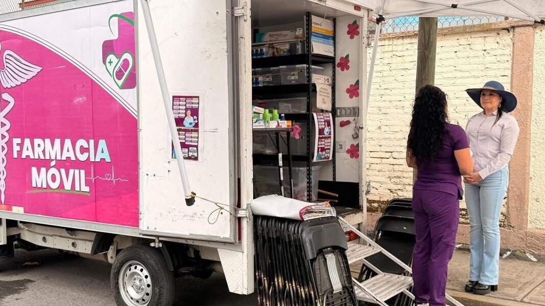 Amecameca refuerza servicios de salud con unidades móviles de odontología y farmacia
