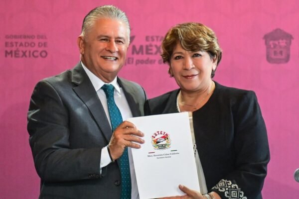 SUTEYM entrega pliego petitorio al gobierno de Delfina Gómez