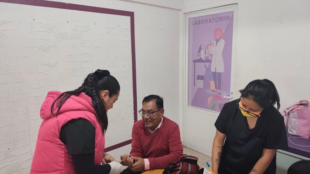 Tlalmanalco impulsa cultura de prevención: 7 de cada 10 hombres se animan a examen prostático