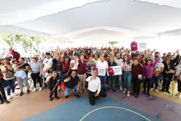 Tlalnepantla entrega cisternas y tinacos para enfrentar desabasto de agua