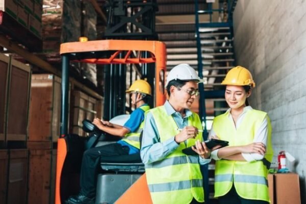 Empleos en alza: 59.6 millones de mexicanos ocupados y pobreza laboral en caída