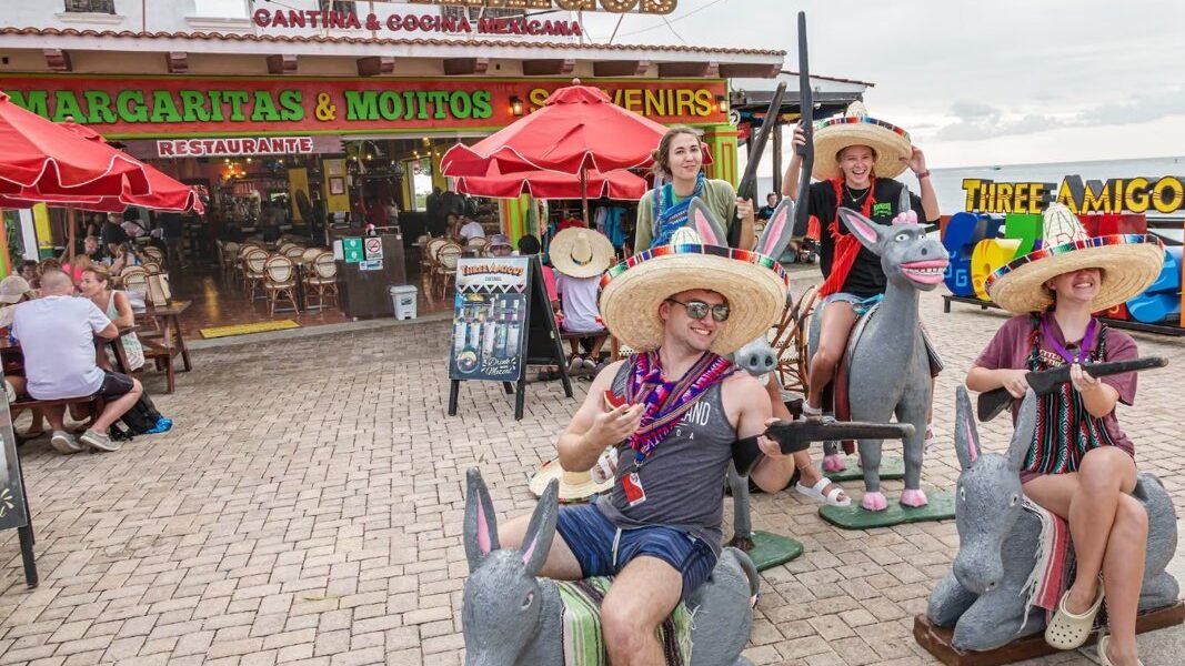 México recibe más turistas pero con menor gasto en marzo