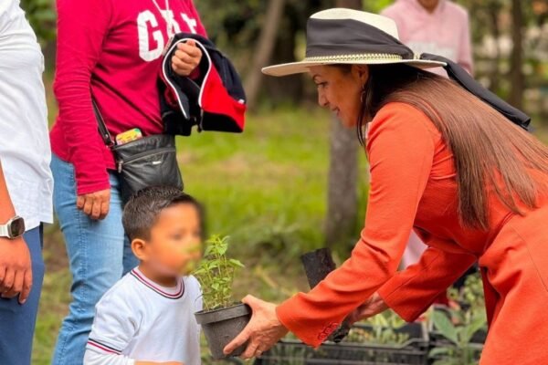 Amecameca apuesta por educar a niños en cuidado ambiental desde el Vivero Municipal
