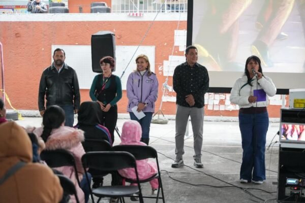Atizapán lleva cine gratis a las comunidades con energía de bicicletas