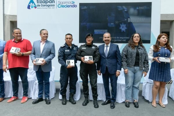 Atizapán invierte 8 millones de pesos en estímulos para policías municipales