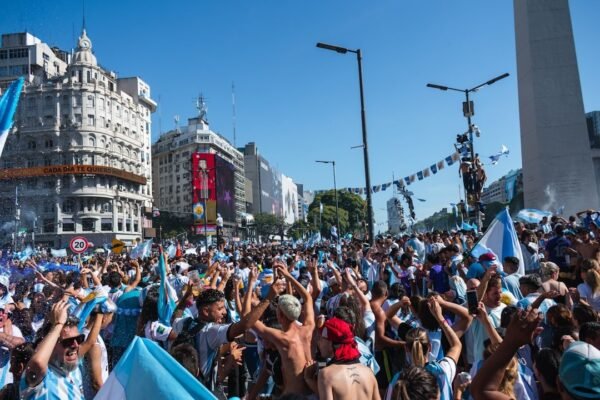 Cuando la moda se vuelve bandera: el gesto de Baldini en Dallas