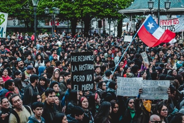 Larraín y Netflix abordan el 11 de septiembre: la mirada íntima al colapso