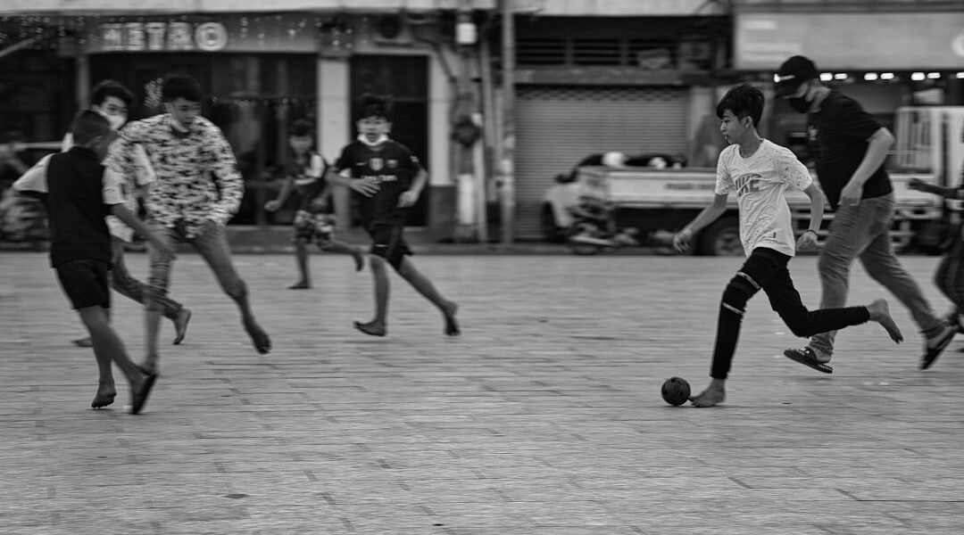 Cuando el fútbol viste de lujo: el nuevo rol de la moda en la cancha