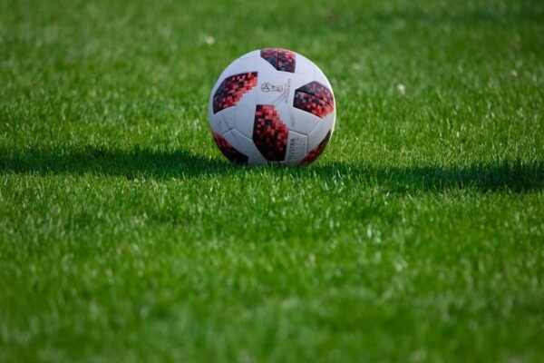 El balón de oro económico: cómo el fútbol mexicano mueve miles de millones