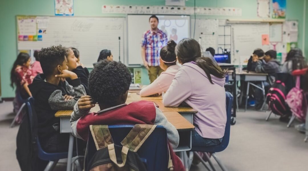 ¿Transformación educativa o continuidad? Lo que el segundo informe revela sobre la agenda escolar