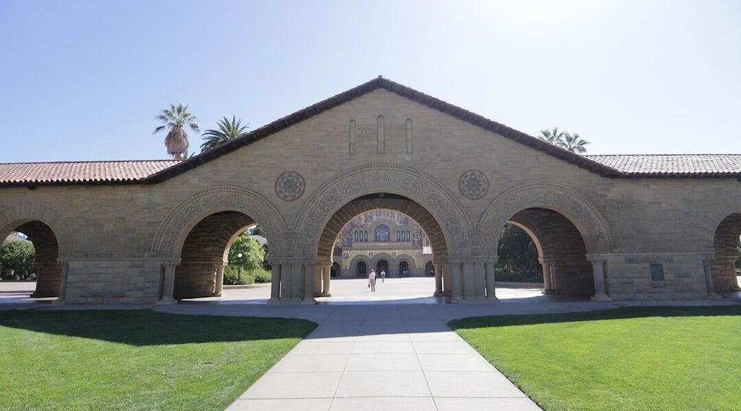 De aula de migrantes a Stanford: la historia de acceso que inspira en América Latina