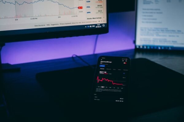 Tensiones geopolíticas y débil inflación sacuden mercados de Latinoamérica