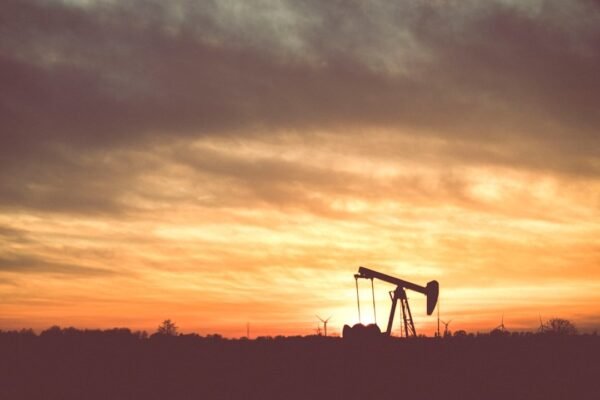 Pemex: La paradoja de ganar más con menos petróleo