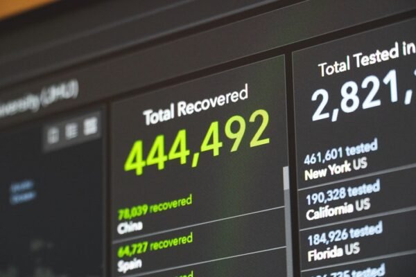 México lanza plataforma digital para corregir actas de nacimiento sin ir al Registro Civil