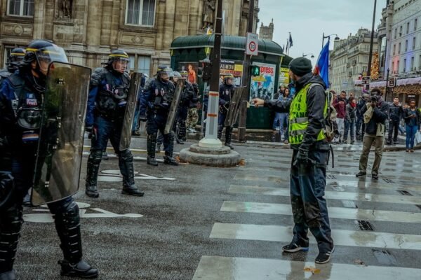 Tensión en el Azteca: protestas y operativo policial opacaron debut mundialista