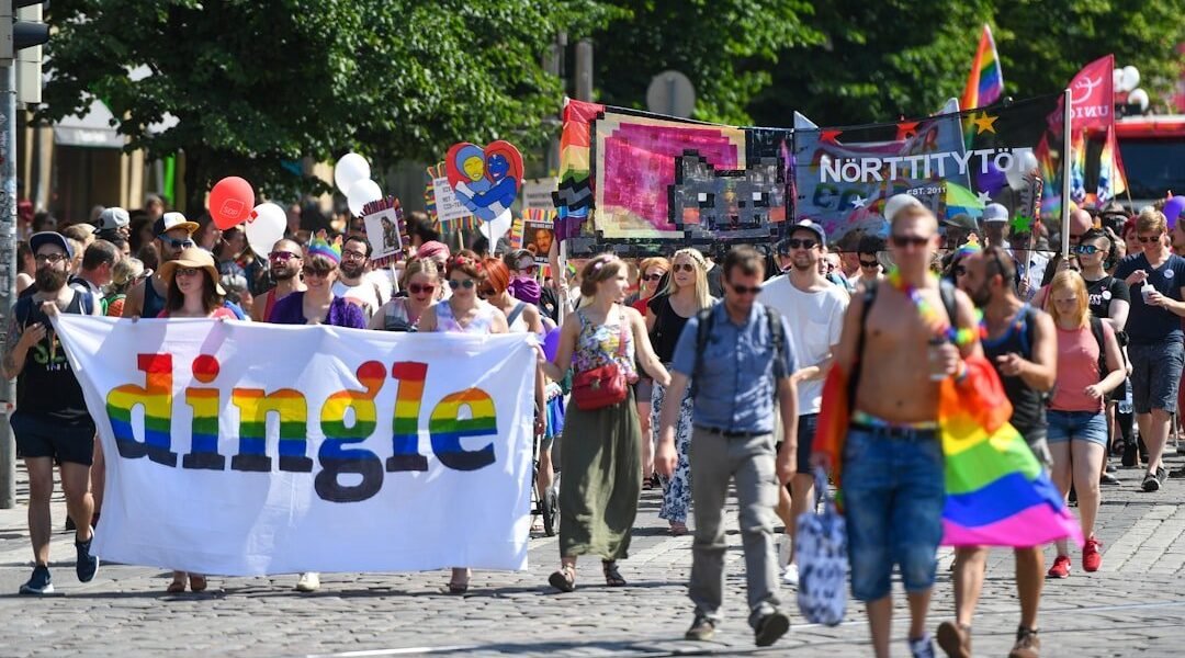 Más de 100 mil voces por la igualdad: Chile marcha por derechos LGBTIQ+