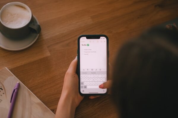 WhatsApp se convierte en la vitrina comercial de México, ¿sin humanos?
