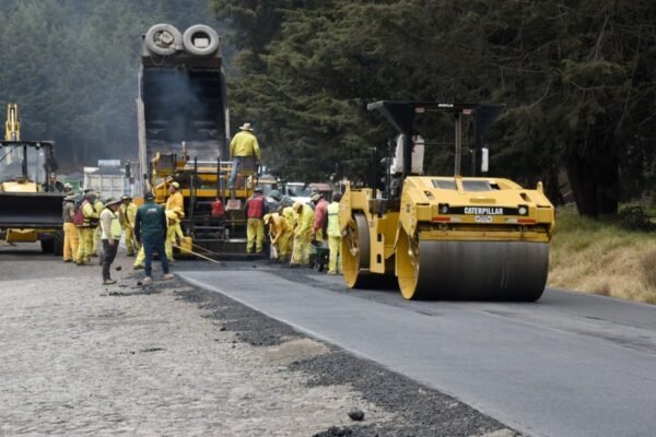 Reconstruyen carretera Ocoyoacac-Tenango del Valle para reducir tiempos de traslado