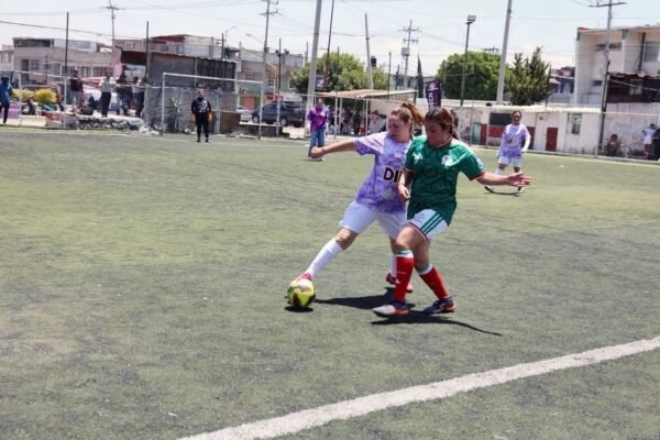 Chimalhuacán organiza torneo femenil de fútbol por la paz