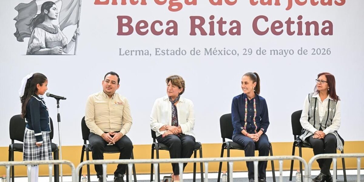 Entregan Beca Rita Cetina en Lerma: 2,500 pesos para útiles escolares