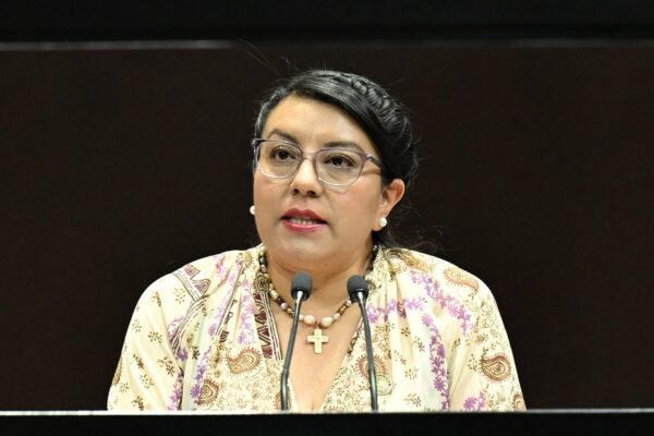 Impulsan reforma constitucional para prohibir matrimonios infantiles bajo usos y costumbres